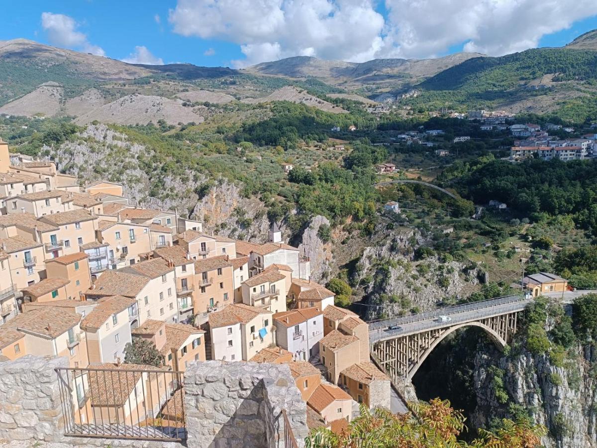 Casetta Nel Borgo Pianello Con Vista Panoramica Muro Lucano Екстериор снимка